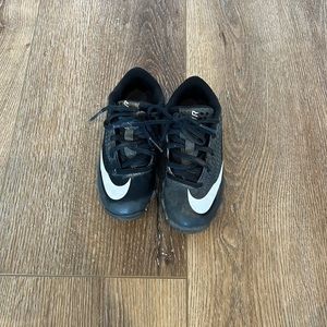 Nike boys fastflex baseball cleats size 10